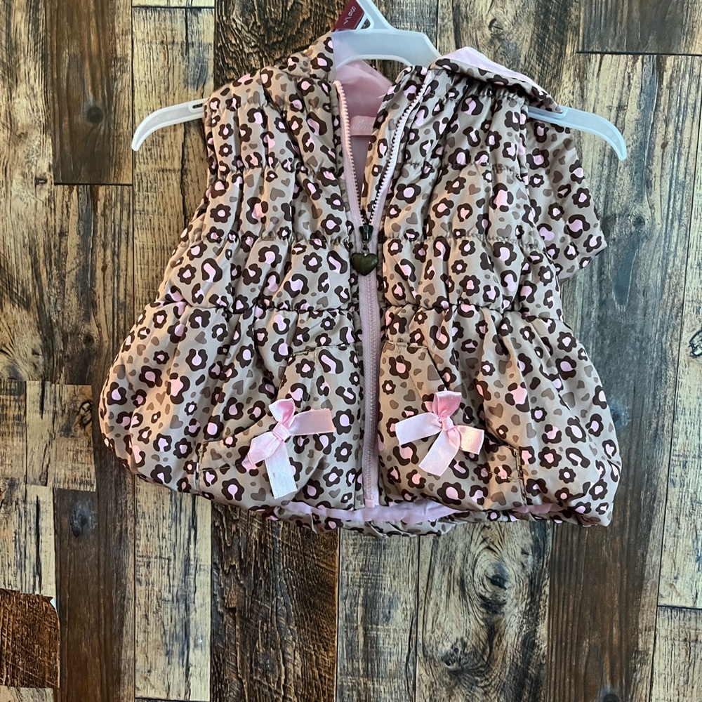 Kids headquarters Leopard print sleeveless puffer vest-Size 24 months rm 5